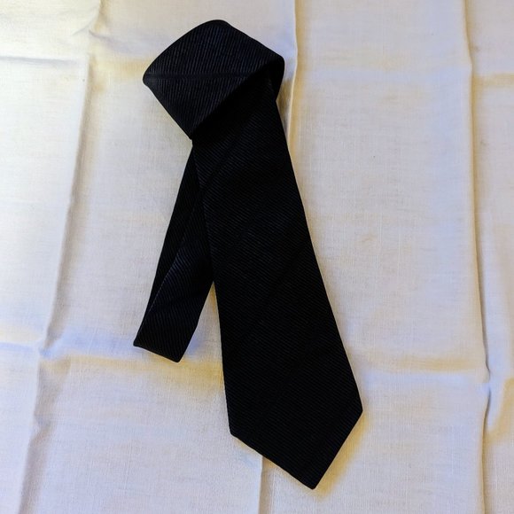 LANVIN PARIS AUTHENTIC 100% SILK TIE - Picture 1 of 1